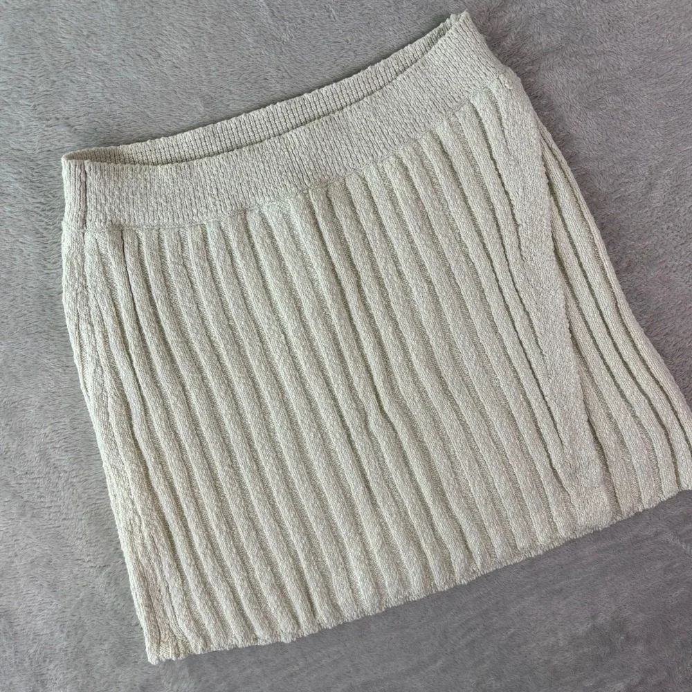 Free People Women's Sweater Mini Skirt Size M Cream‎ Ribbed Knit Cozy Soft